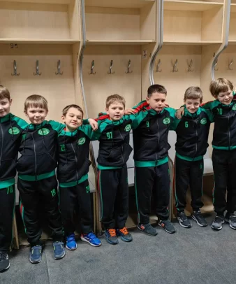 Спортивные костюмы для юных коккеистов